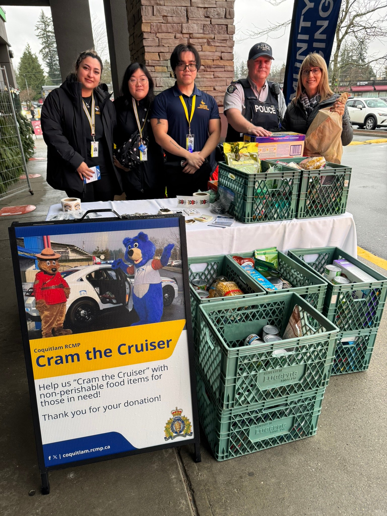Supporting SHARE's Cram the Cruiser Food Drive